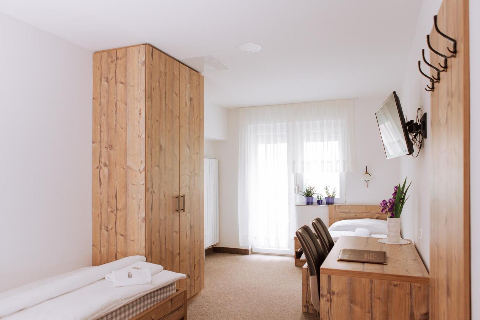 ホテル Gostisce Krivograd Prevalje 部屋 写真